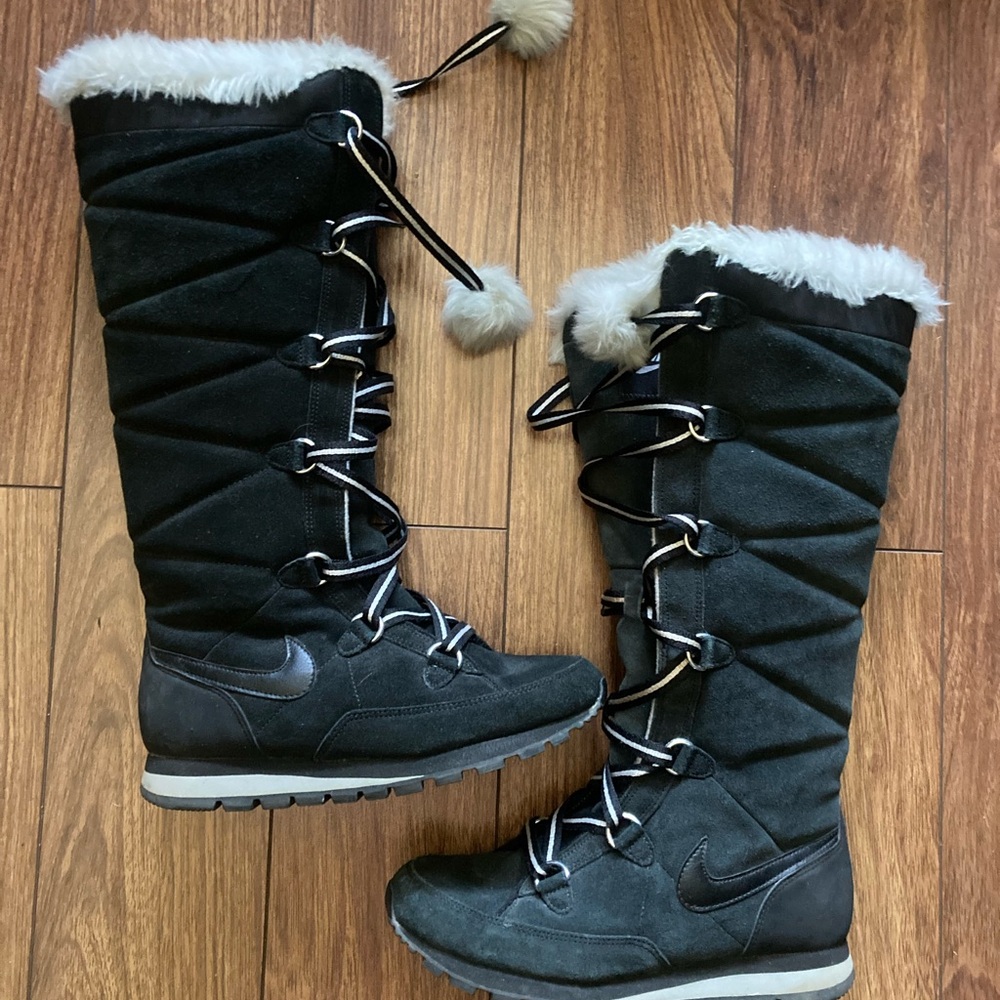 Nike Women's Black Winter Boots